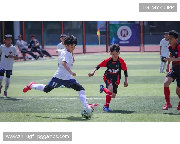 足球青训黄金期：技术打磨与战术理解融合培养策略